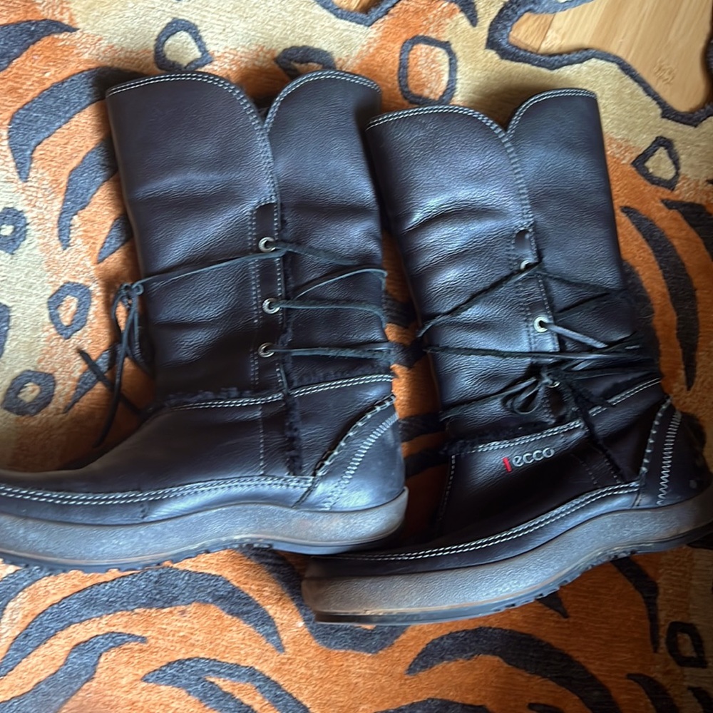 Ecco comfortable water resistant fleece lined